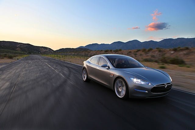 Tesla電動車都橫跨美國了 台灣電動車時代是否也該來臨？