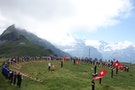 在少女峰腳下，瑞士傳統民族吹奏古老樂音。此刻，人與自然合一。‘
