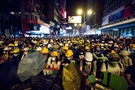 如果依法落實的「小圈子選舉」是香港人的「共同願望」，何來不畏催淚彈的香港人民？