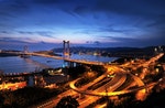 青馬大橋，完工於1997年，為全球最長的行車及鐵路雙用吊橋（Photo credit: WiNG CC BY-SA 2.0）