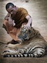 泰國知名「虎廟」疑涉嫌走私野生動物，遭政府搜查