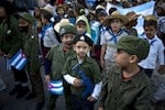 在一個慶祝活動上，小孩裝飾成昔日的革命戰士。Photo Credit: AP/達志影像
