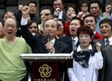 王金平 Taiwan's Legislative Speaker Wang chants with KMT and DPP lawmakers in Taipei