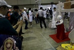 在2015niconico超會議展場上，Pepper穿上紅白祭祀服，化身為機器女巫驅魔祈福。 Photo Credit: Reuters / 達志影像