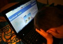 人權分子真名「被公開」後惹恐嚇 團體聯署反對FB實名制