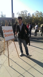 YC Startup School跟Paul Graham的網站一樣都非常簡單，但內容紮實無比。Photo Credit：Ofa