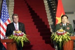 美國、越南國防部長卡特（左）、馮光青（右）。Photo credit: AP / 達志影像