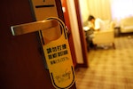 高考在即，有家長不借租用「高考房」，使考場附近的飯店成為搶手貨，並乘機漲價。Photo Credit: Reuters / 達志影像