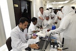 湧入醫院捐血的科威特人。Photo Credit：Reuters/達志影像