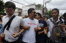 因集會面臨軍事審判，泰國被捕學生：「願放棄自由，因為監獄外沒有自由」