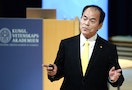 Nobel Laureate Nakamura delivers his speech