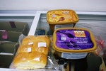 福利社所販售的菲律賓冰淇淋與麵包。Photo Credit：Barrie 