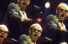 艾爾頓‧強＿Elton John playing a live gig in London