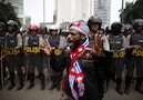 印尼巴布亞爭取獨立爆警民衝突：114名參與者遭拘捕 2名外國記者遭恐嚇