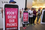 早前有示威反對FBI要求蘋果協助破解iPhone。Photo Credit: Ringo Chiu / ZUMA Press / Corbis / 達志影像