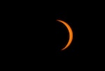 這次日食帶跨越了3個時區。圖為印尼雅加達的日食。photo credit: AP Photo/Achmad Ibrahim/達志影像
