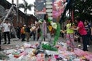「殺了我或改變」：3萬個鋁罐埋身，藝術家楊金池堅持為地球請命