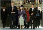 伊莉莎白二世（Queen Elizabeth II）主持首屆蘇格蘭議會開議｜ 圖片來源：維基百科 CC BY 2.0