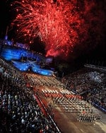 800px-Fireworks_Over_the_2011_Royal_Edin