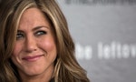 Jennifer Aniston：別再管我的肚皮！女性不是要結婚或生小孩才叫完整