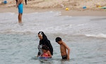去海灘穿什麼都要管？ 法國15泳灘禁穿專為穆斯林設計的布堅尼