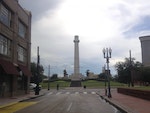 紐奧良市拆除後的李將軍紀念碑，僅剩台柱以及所在的都市圓環（筆者攝於2017年7月