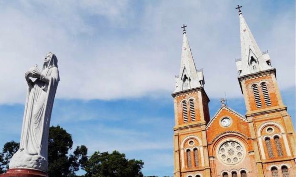 在越南遇見最美教堂：從高海拔的沙壩石教堂，到法國殖民時期河內聖約瑟大教堂