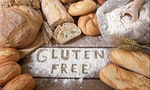 無麩質 A gluten free breads on wood background 