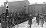希特勒 Berlin-Lichterfelde, Hitler bei Leibstandarte