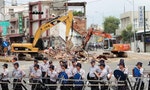 2013年7月18日苗栗縣縣長劉政鴻下令提前強制拆屋，出動大批警力，把抗爭中的大