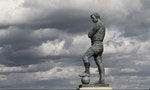 Sir_Bobby_Moore_statue