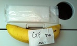 最辛酸飛機餐：英乘客要求不含穀類特別餐，只拿到「一根香蕉」　　