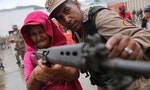 美帝退散！回應川普經濟制裁，委內瑞拉平民學用火箭筒、開高射砲