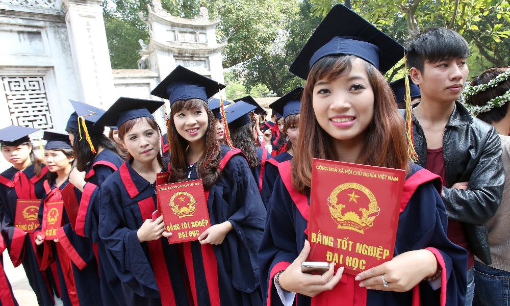 越南畢業生的煩惱：熱門科系畢業求職碰壁，所學難與產業接軌