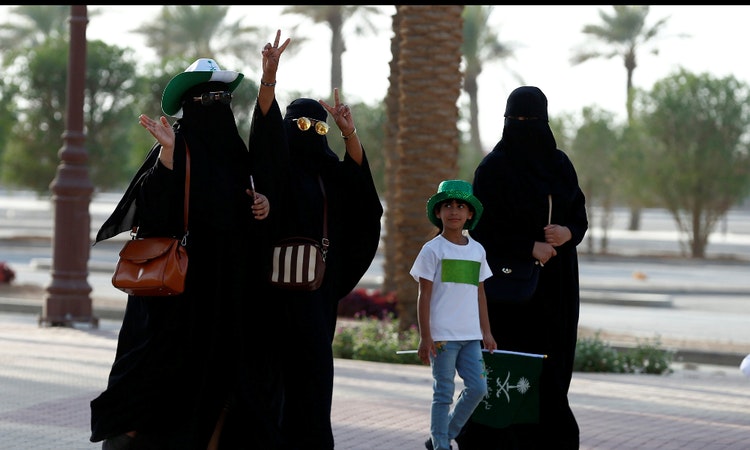 沙特國王撤女性駕駛禁令      國民：歷史性決定，沙特從此不一樣