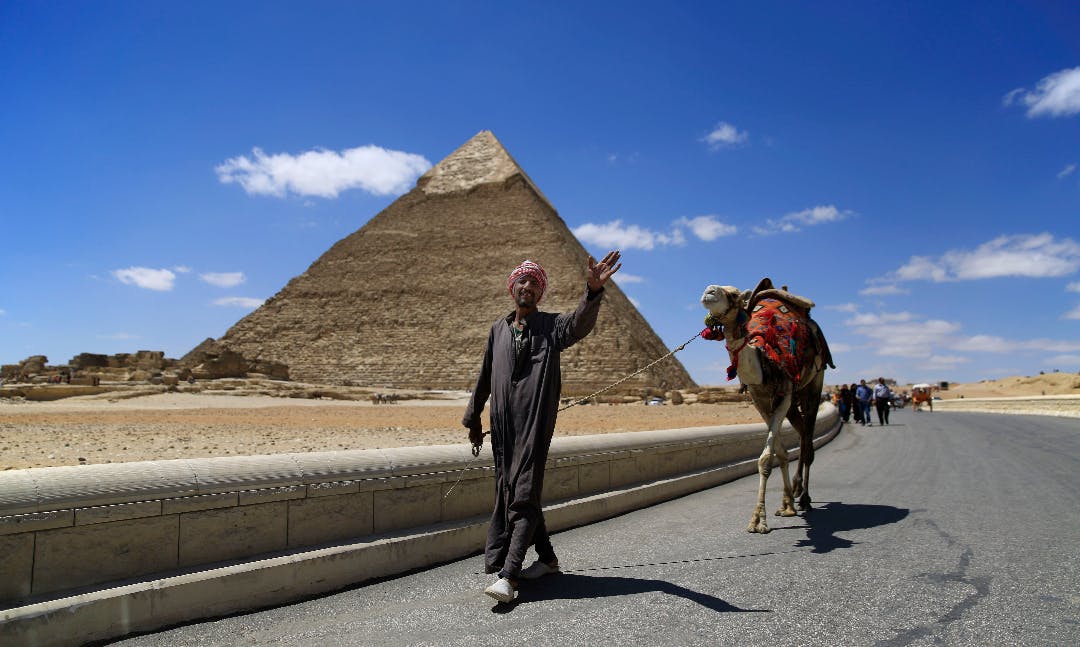 《通往天國的階梯》：若金字塔真是埃及人蓋的，為何技術一代不如一代？