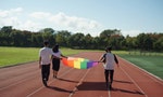 行政會議28比27票一票險勝，東華大學再度升起「彩虹旗」