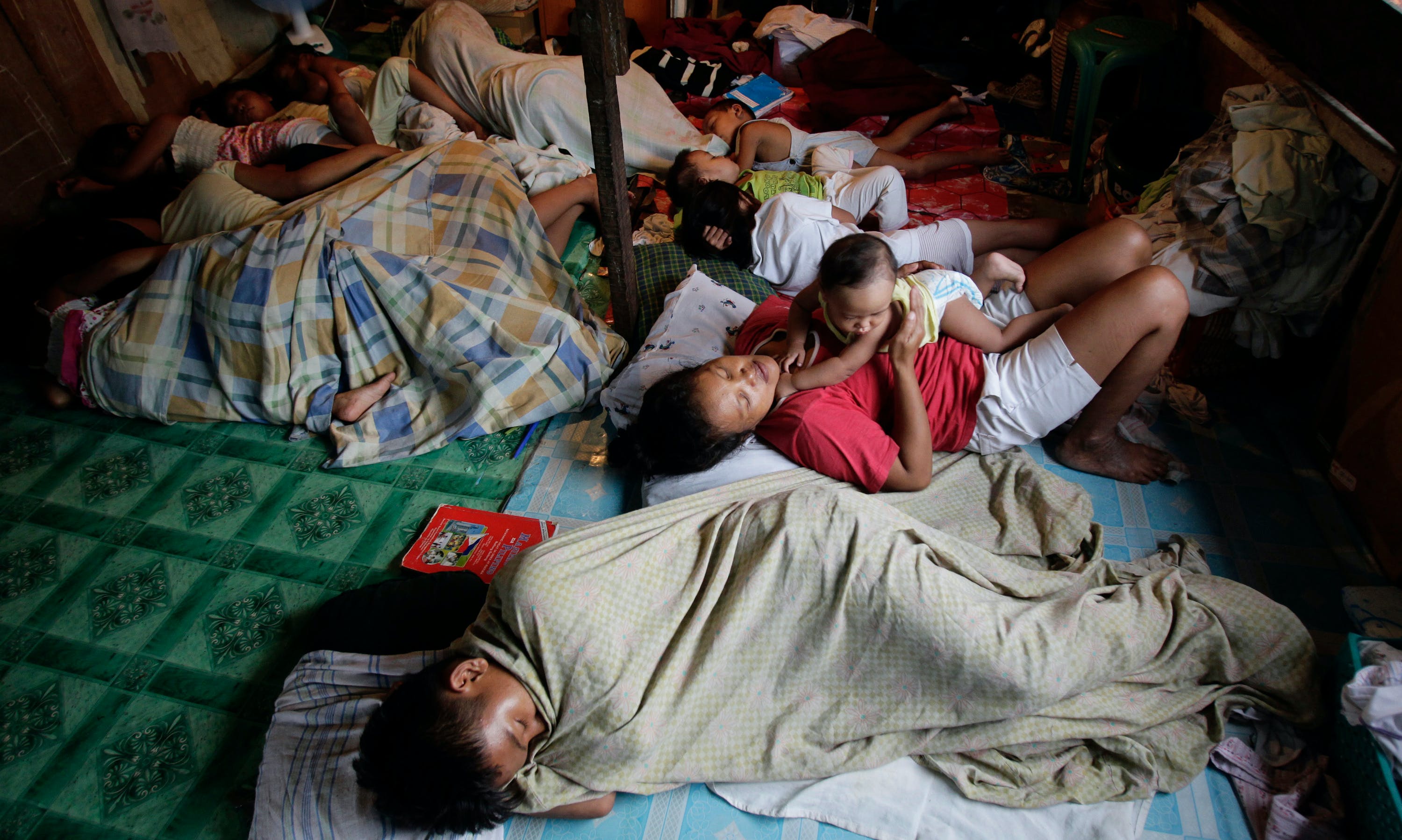 菲律賓民調：超過一半國人自認貧窮，約有1220萬戶家庭