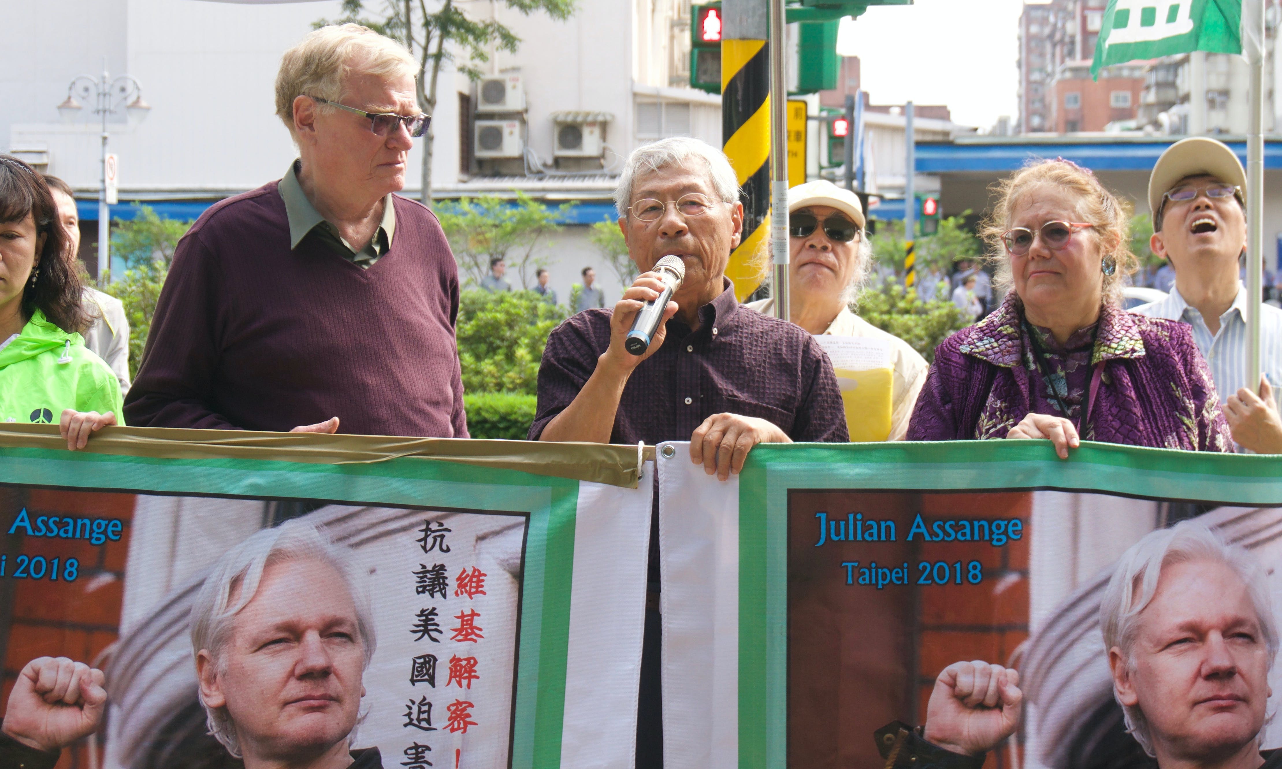 Protesters Gather in Taipei to Condemn US 'Persecution' of Julian Assange