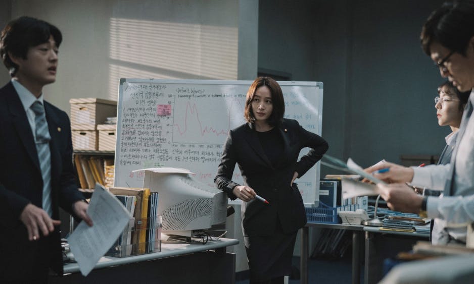 REVIEW: 'Default' Makes a Very Human Drama Out of a Korean Financial Crisis 