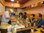 東京築地市場熄燈　食客爭相享受美味壽司