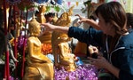 中國遊客潑水節期間造訪曼谷