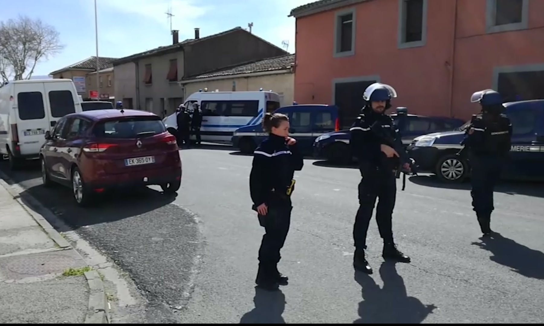 法國小鎮超市挾持事件3人死亡　自願交換當人質警官命危