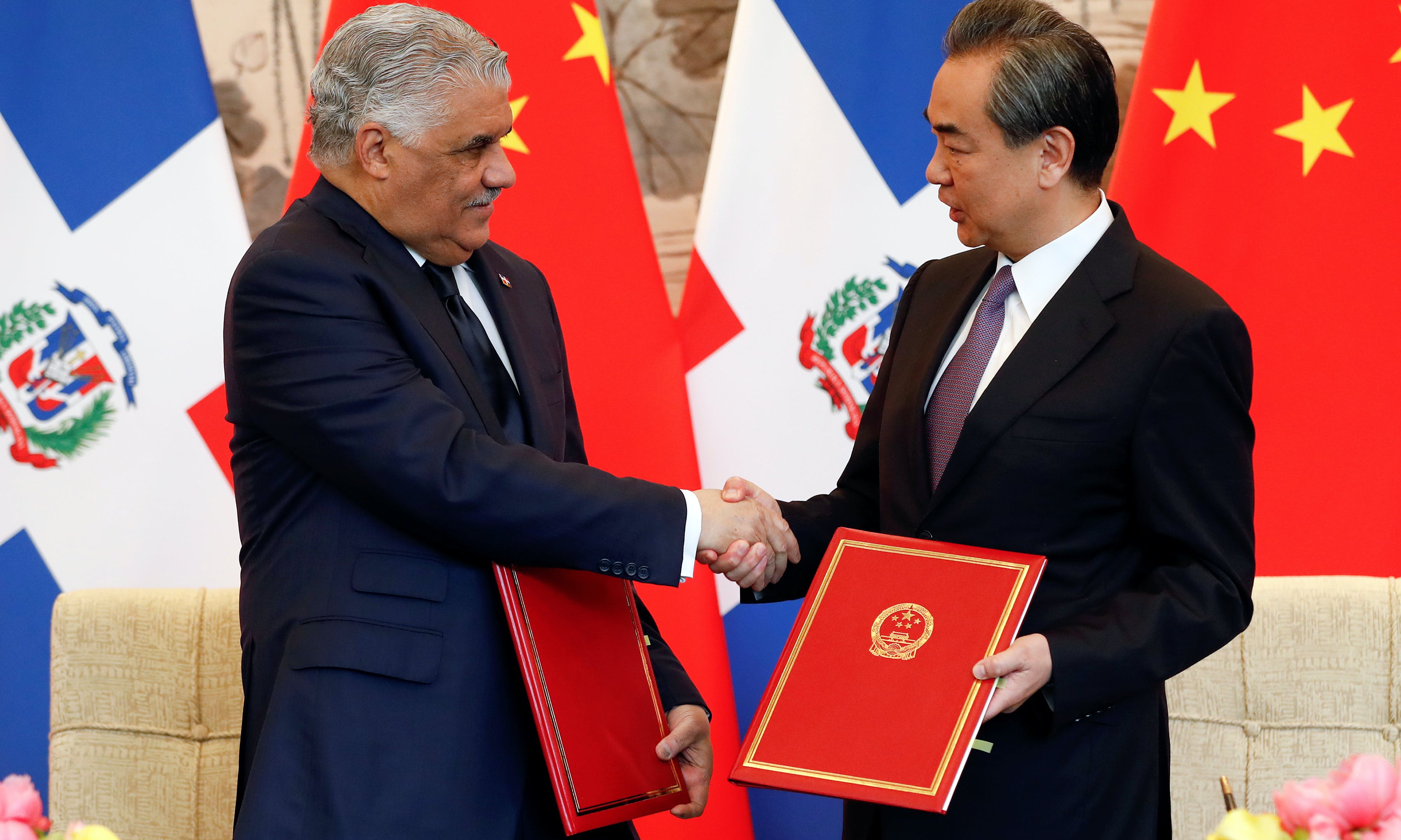 Dominican Republic Switches Diplomatic Allegiance from Taiwan to China 
