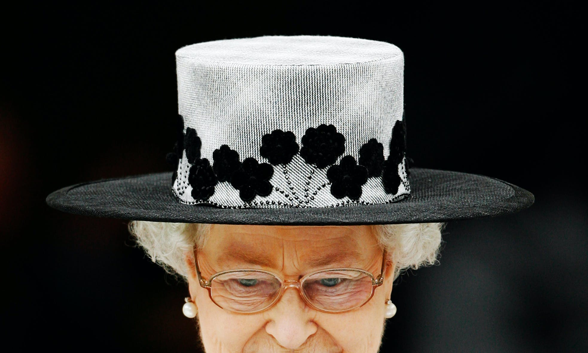 你知道英國女王姓什麼嗎？