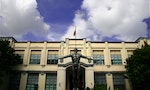 為何菲律賓青年支持大學教育免費？一位女孩的死，推動菲國免學費法案