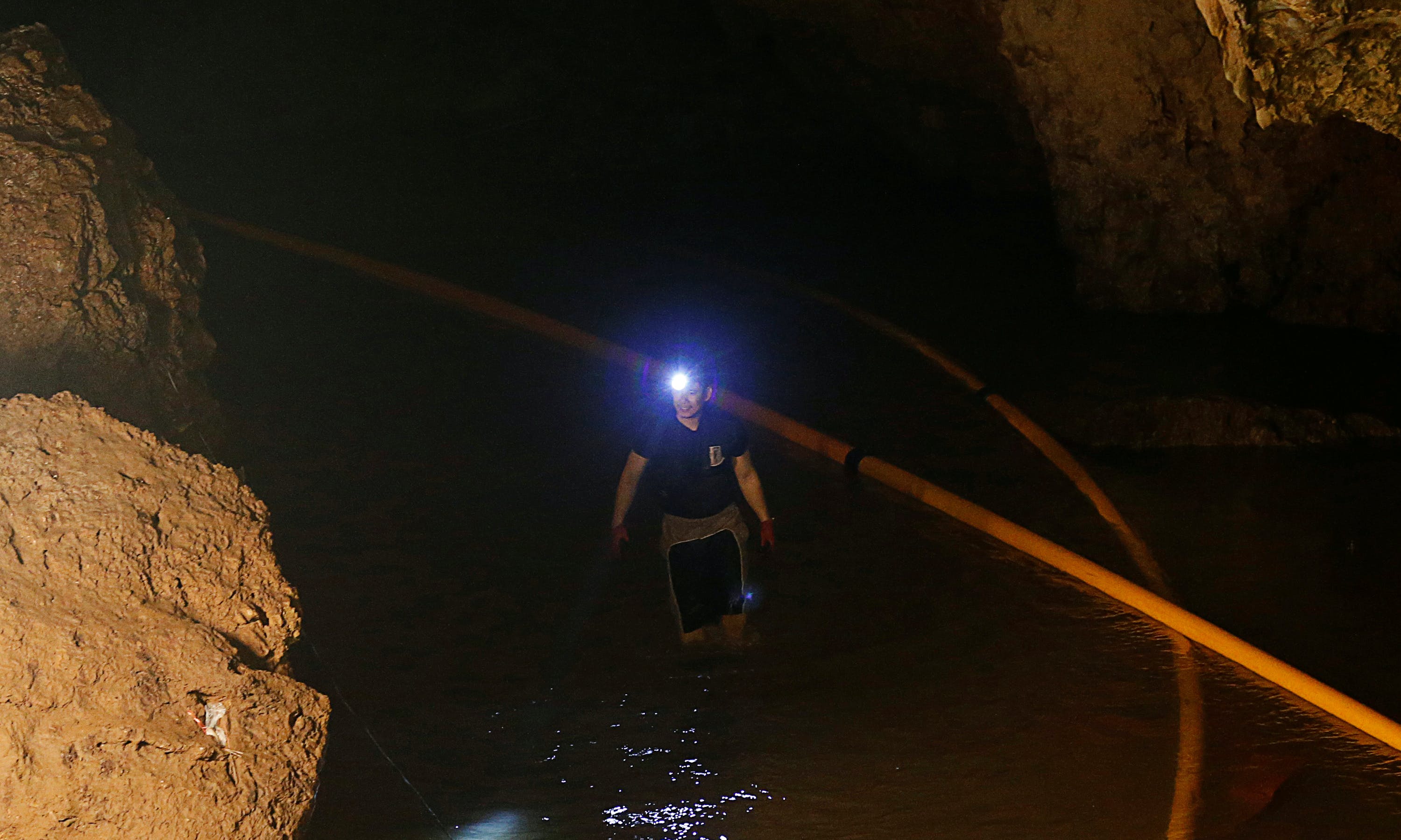 搜救隊再深入泰國山洞尋失蹤少年足球隊　專家：最大難關是心理問題