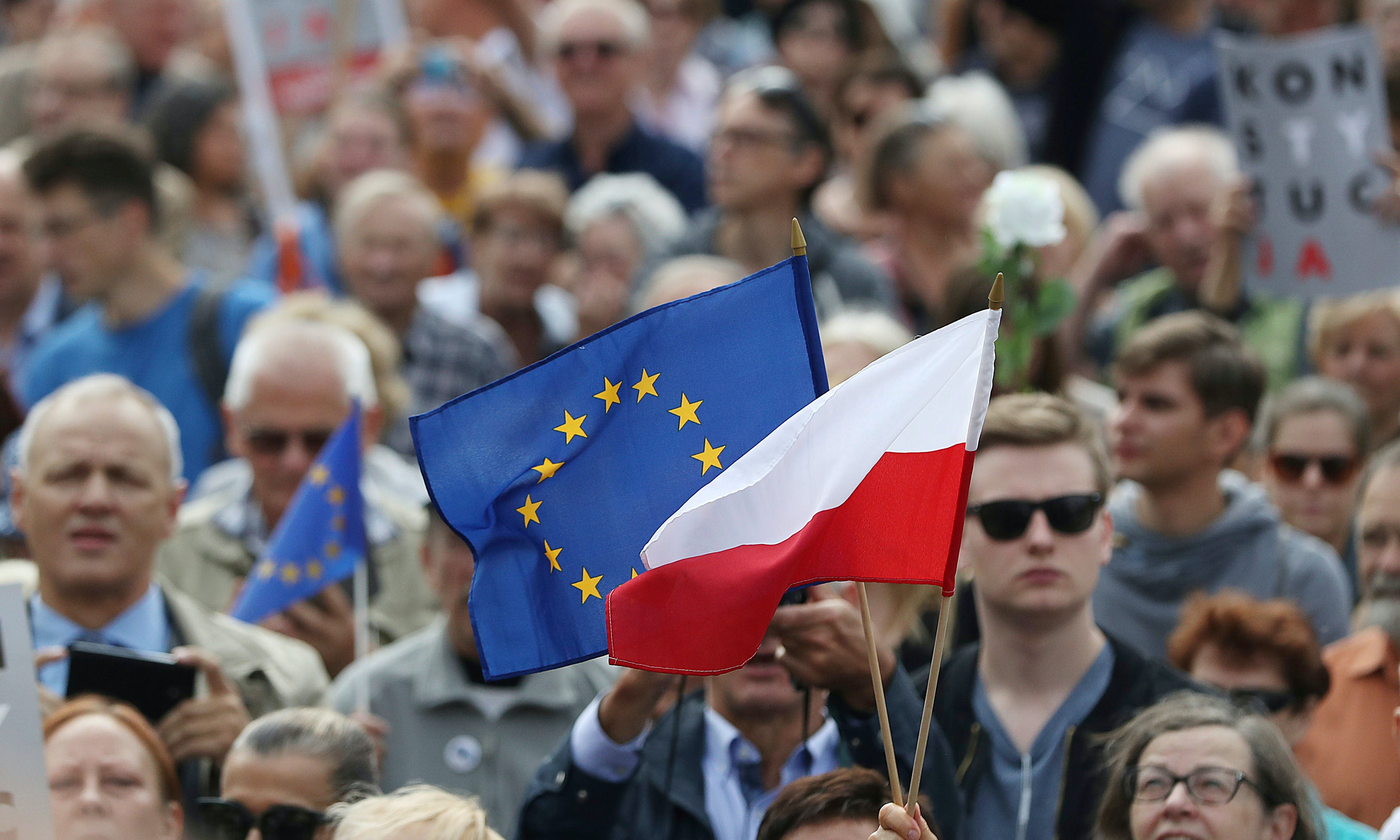 波蘭讓最高法院法官集體「被退休」，歐盟如何阻止民主開倒車？