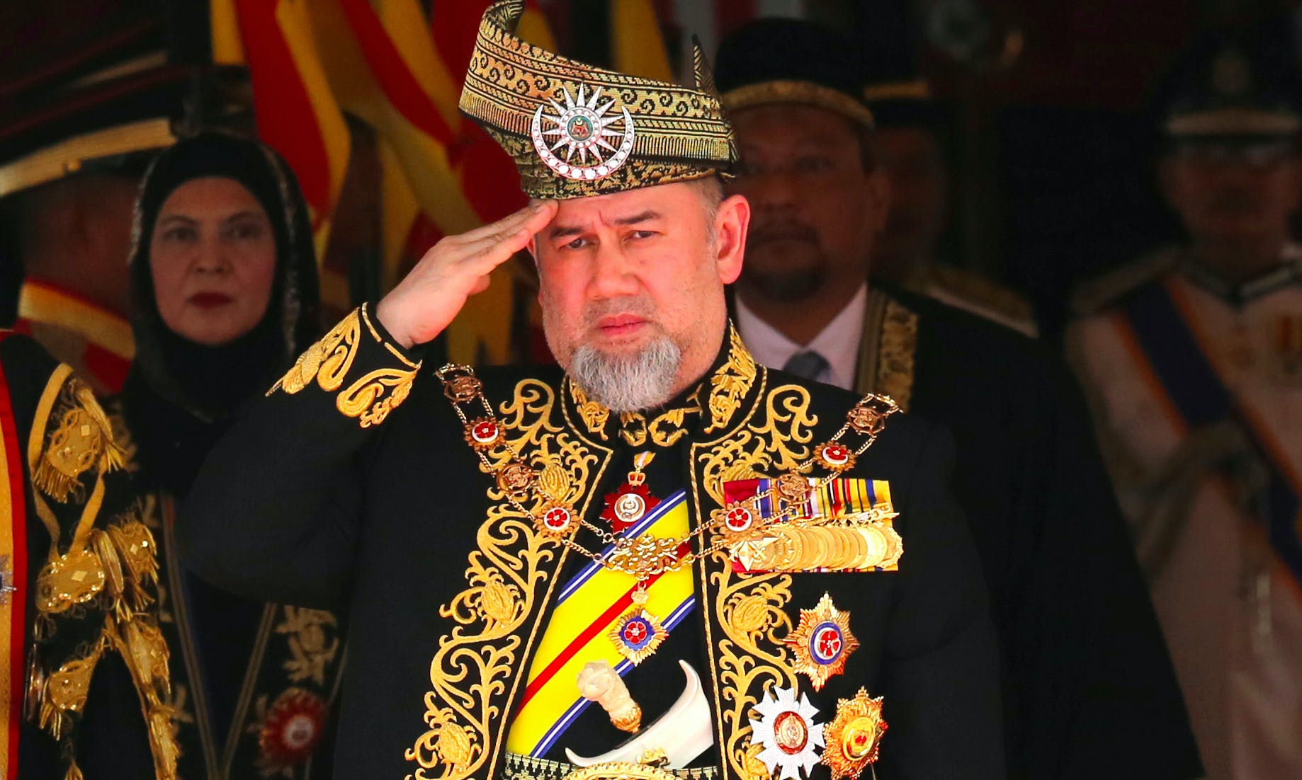 馬來西亞最高元首在位僅兩年宣布退位，傳與「祕娶莫斯科小姐」有關