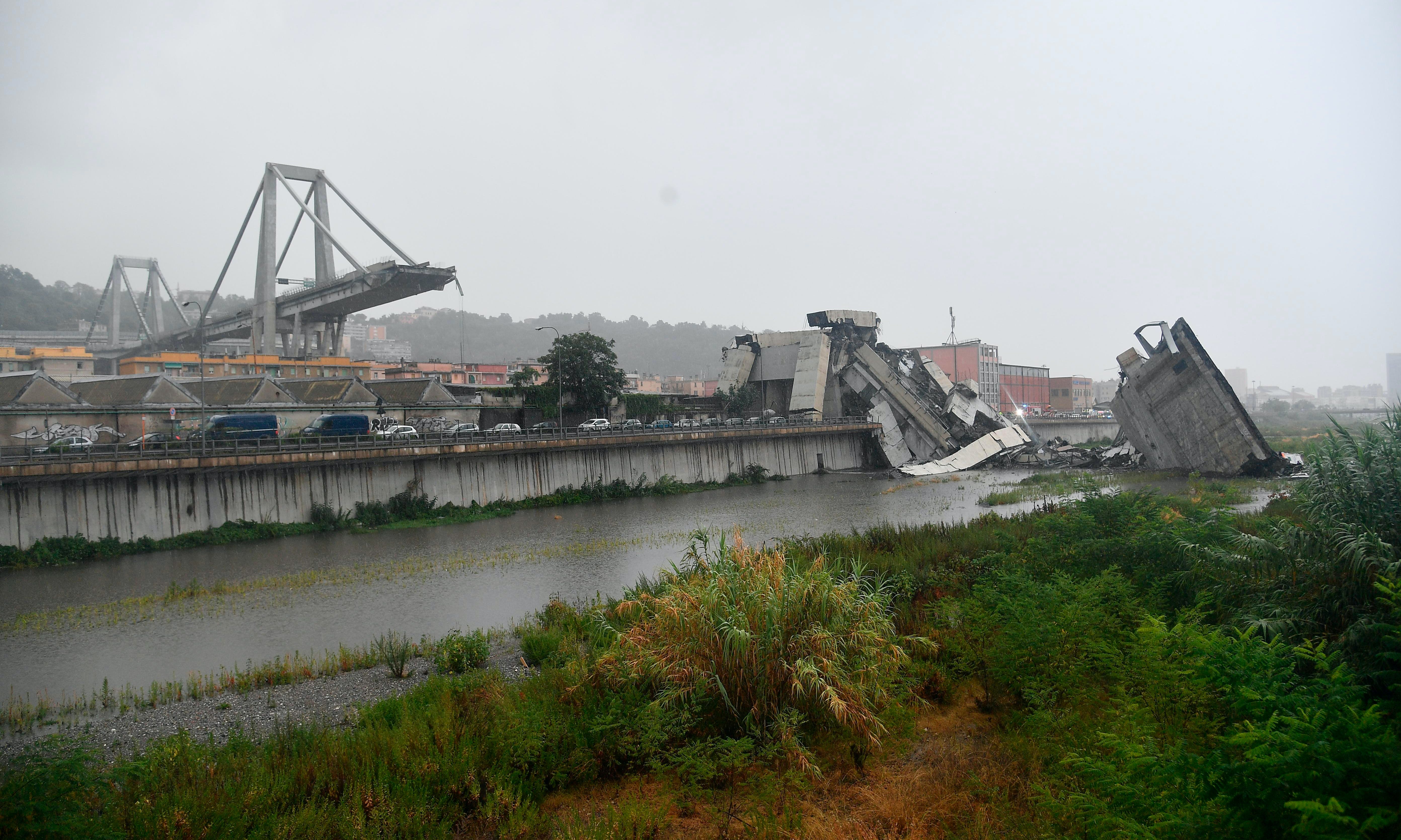 意大利高架橋暴雨中斷裂、80米橋面崩塌，已知22死